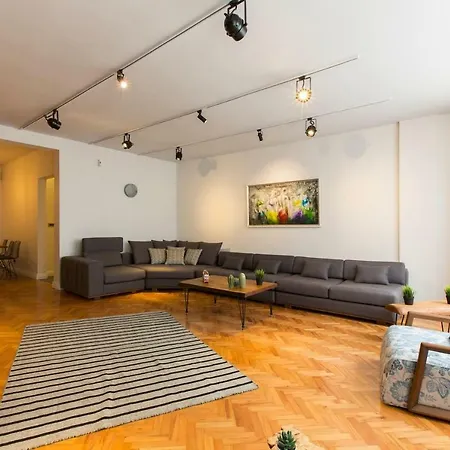 An Amazing At Taksim Square Appartement Istanboel