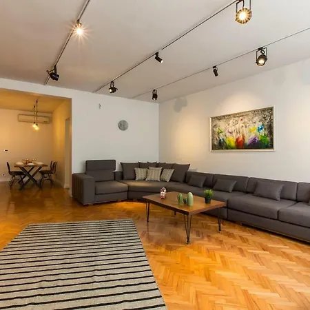 An Amazing At Taksim Square Appartement